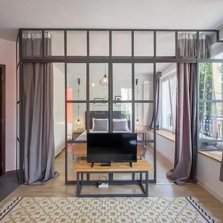 Industrial Look Centre + Free Parking *