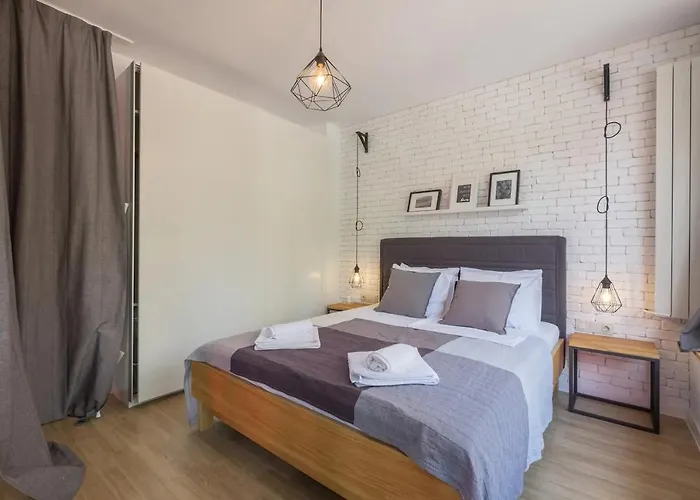 Industrial Look Centre + Free Parking * Sofia