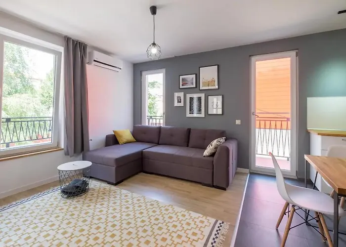 Industrial Look Centre + Free Parking Σόφια