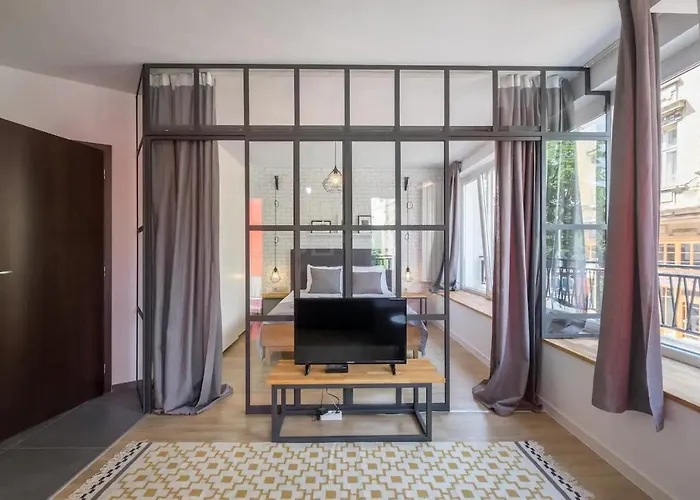 Industrial Look Centre + Free Parking *