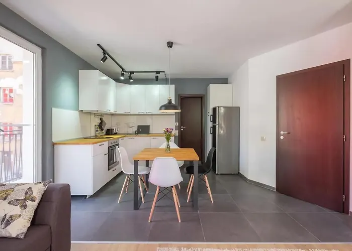 Industrial Look Centre + Free Parking דירה *