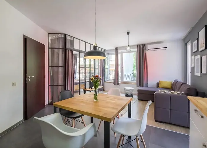 Industrial Look Centre + Free Parking * סופיה